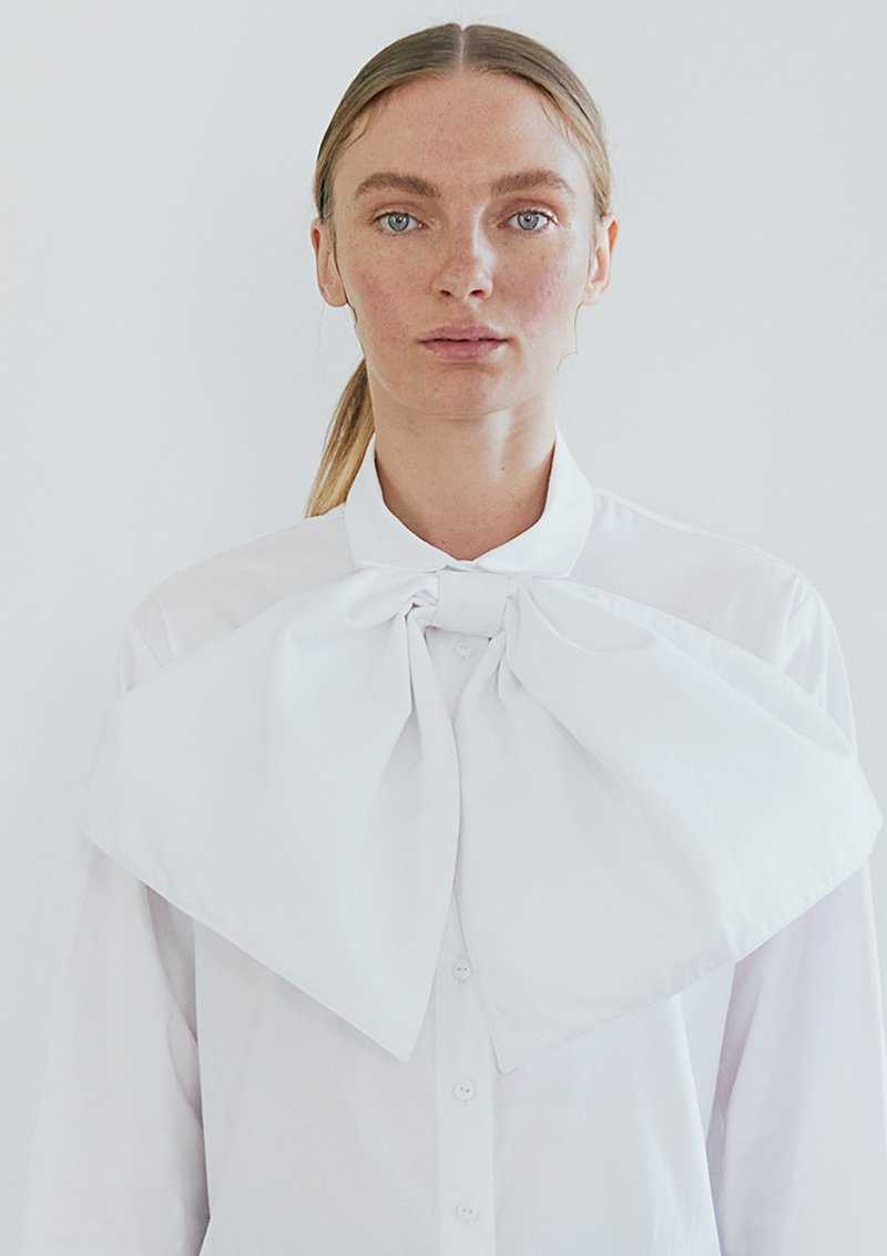 EARLY BIRD Tommy Maxi Bow Accessory Off-White